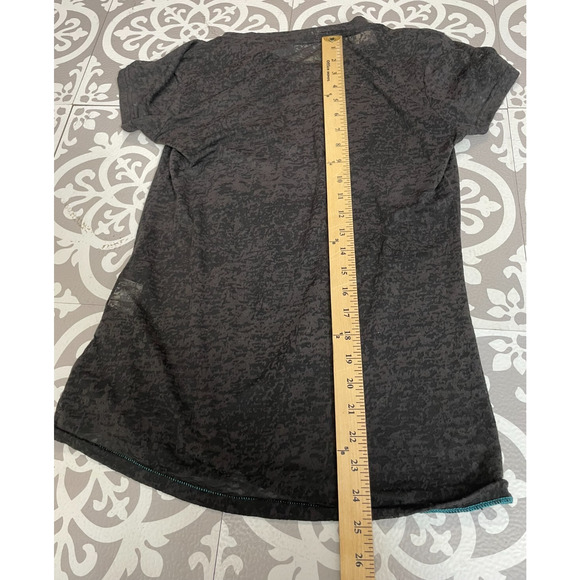 Ariat Women's T-Shirt Tunic Crewneck Short Sleeve M Black Graphic Print Pullover - Picture 3 of 9